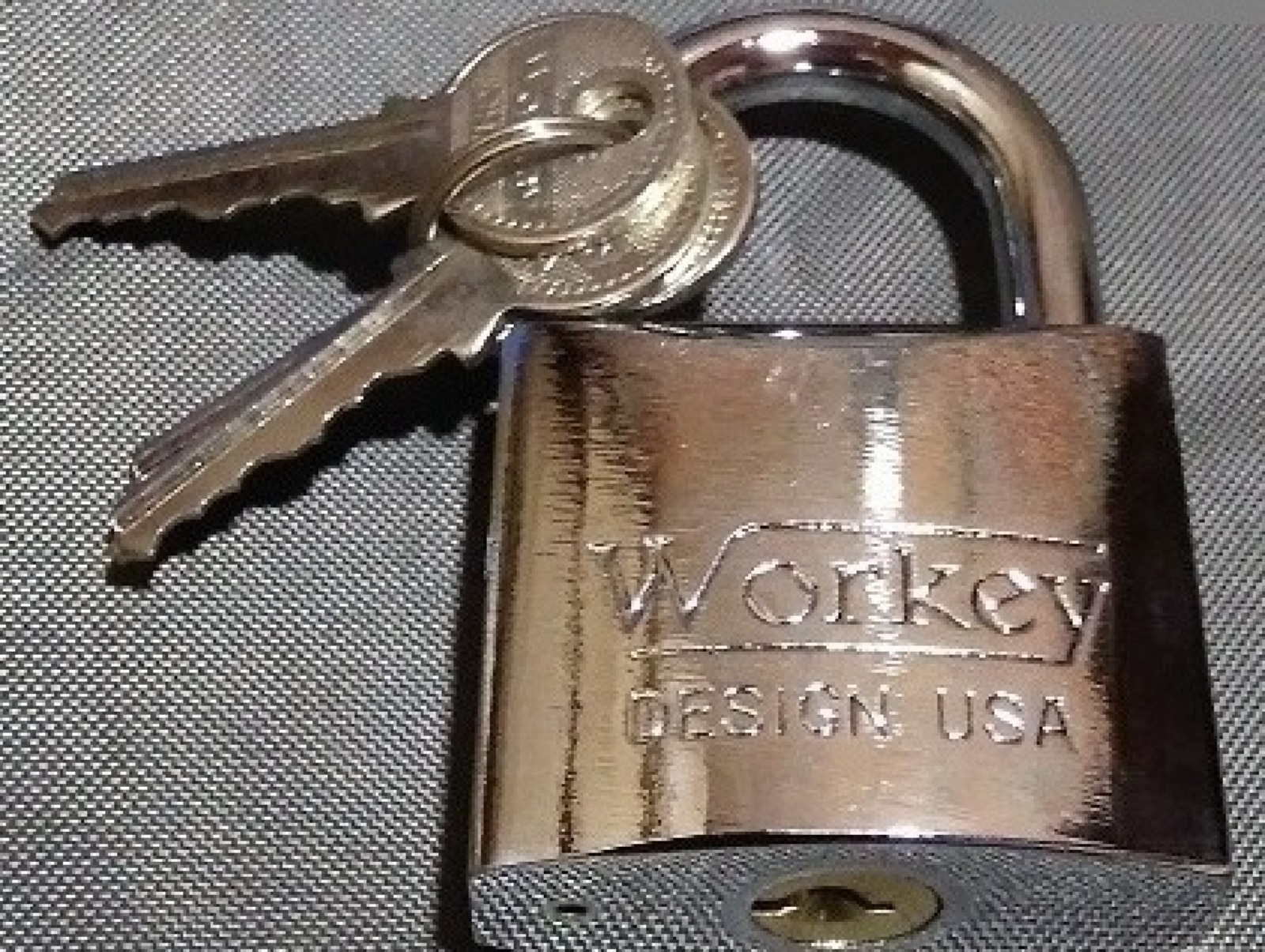 CANDADO WORKEY PLATEADO 20 mm